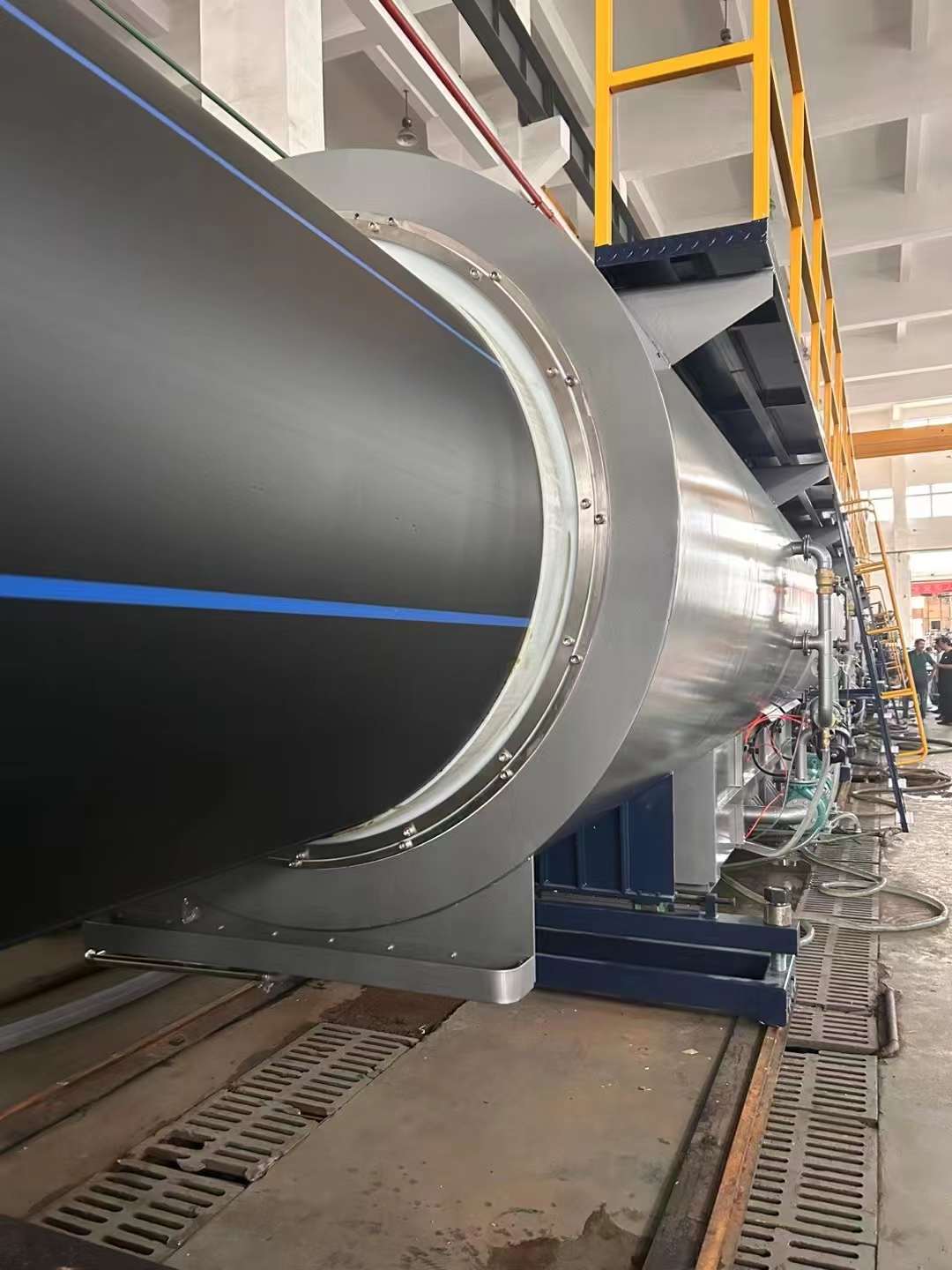 Analýza příčin povrchových důlků při výrobě PVC trubek a PE trubek