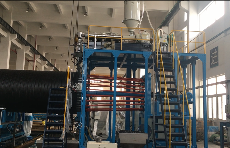 Výroba navíjecích trubek z HDPE velkého průměru
